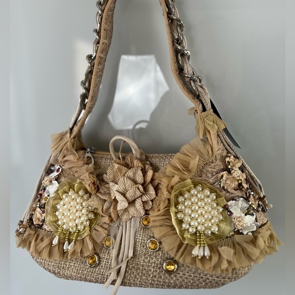 Elegant Floral Embellished Beige & Tan Handbag NWT - Picture 2 of 13